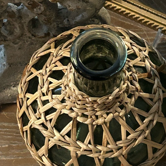 NEW! Mediterranean Woven Rattan Blue Glass Bottle Vase - Picture 5 of 6